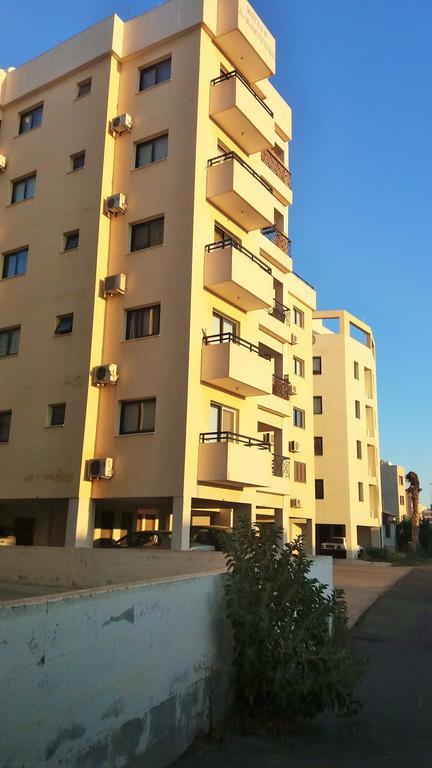 Appartement 101 Mandritis Court à Larnaca Extérieur photo