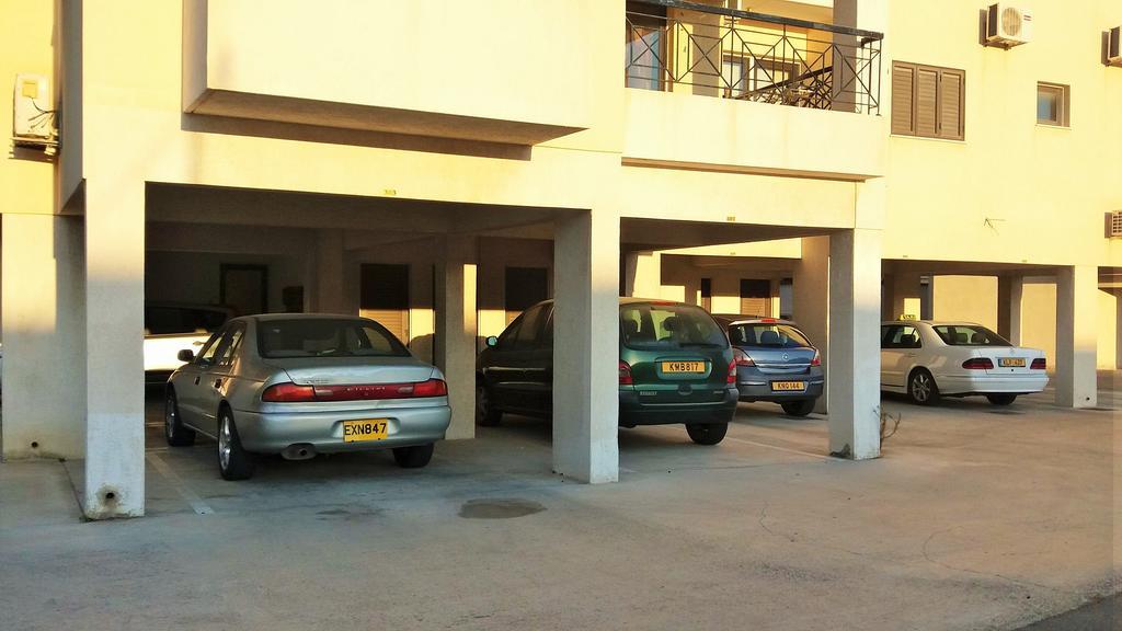 Appartement 101 Mandritis Court à Larnaca Extérieur photo