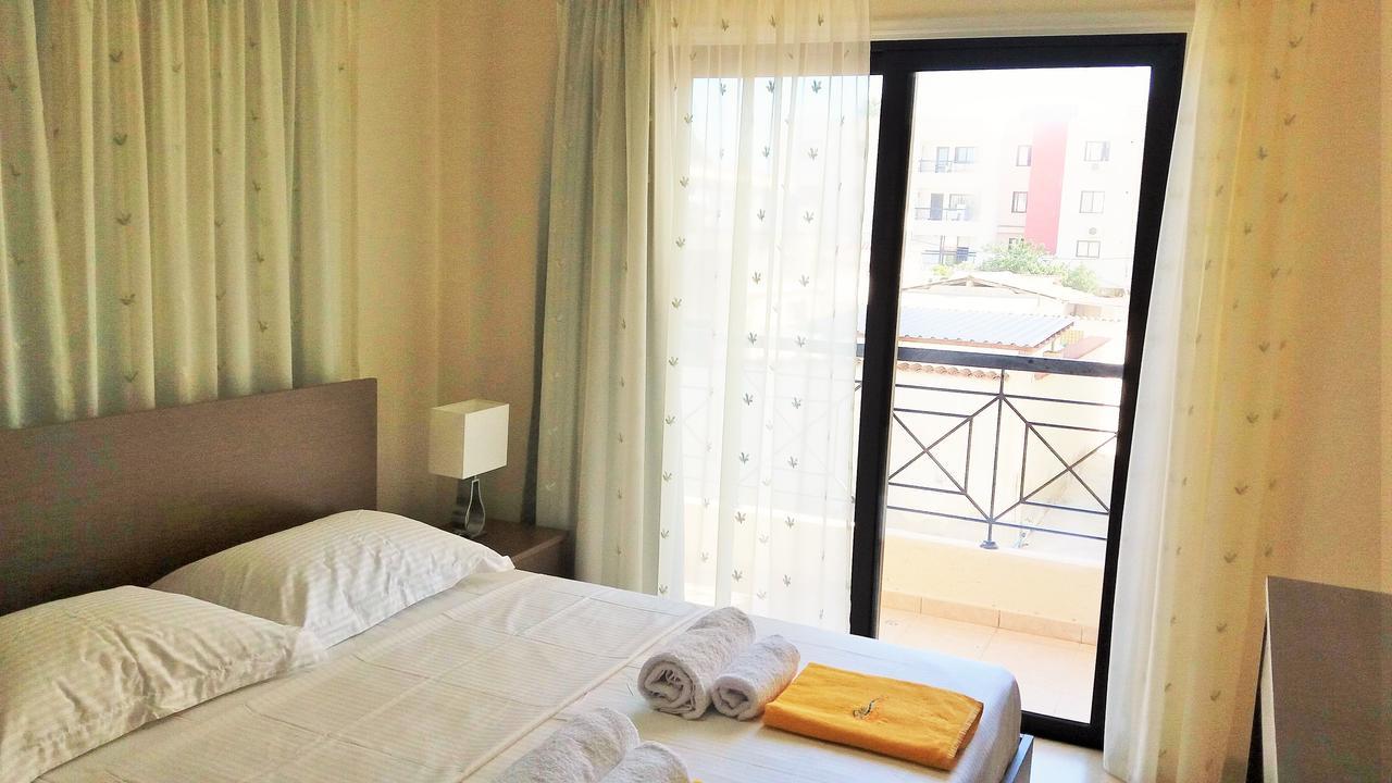 Appartement 101 Mandritis Court à Larnaca Extérieur photo