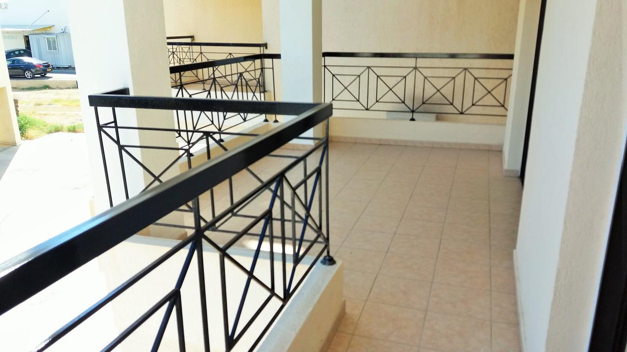 Appartement 101 Mandritis Court à Larnaca Extérieur photo